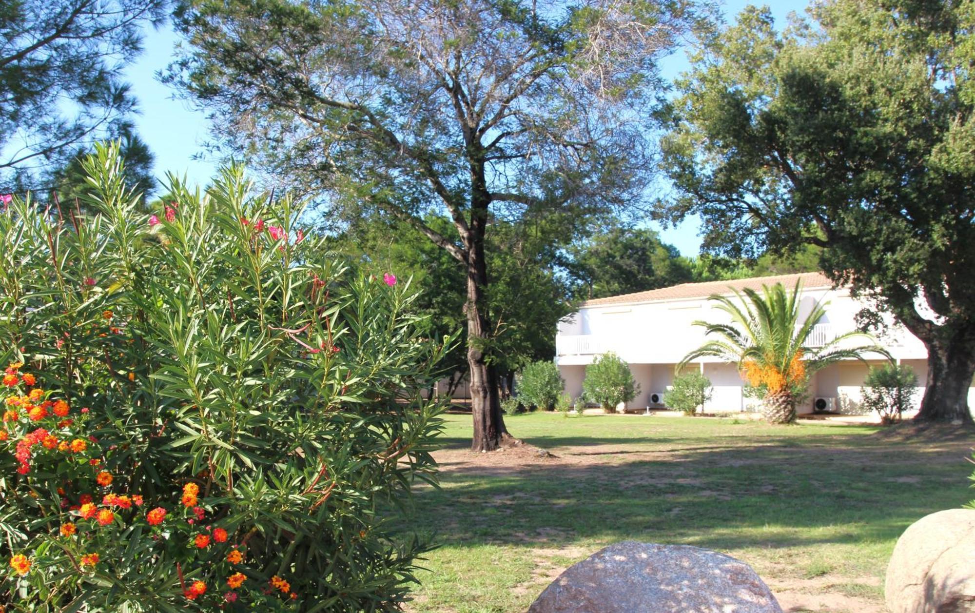 Fiori Di Cala Rossa Residence Hoteliere Lecci Dış mekan fotoğraf