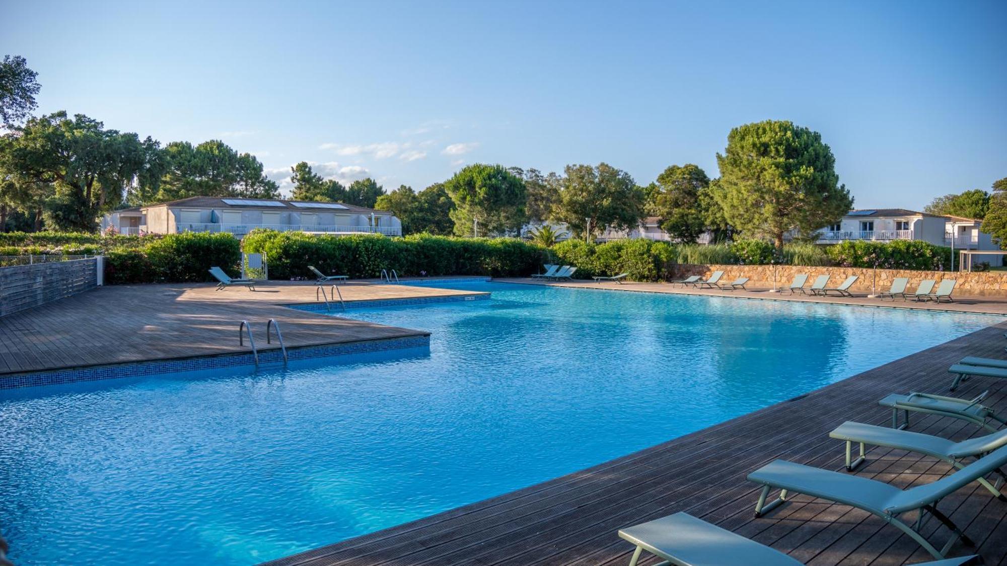 Fiori Di Cala Rossa Residence Hoteliere Lecci Dış mekan fotoğraf